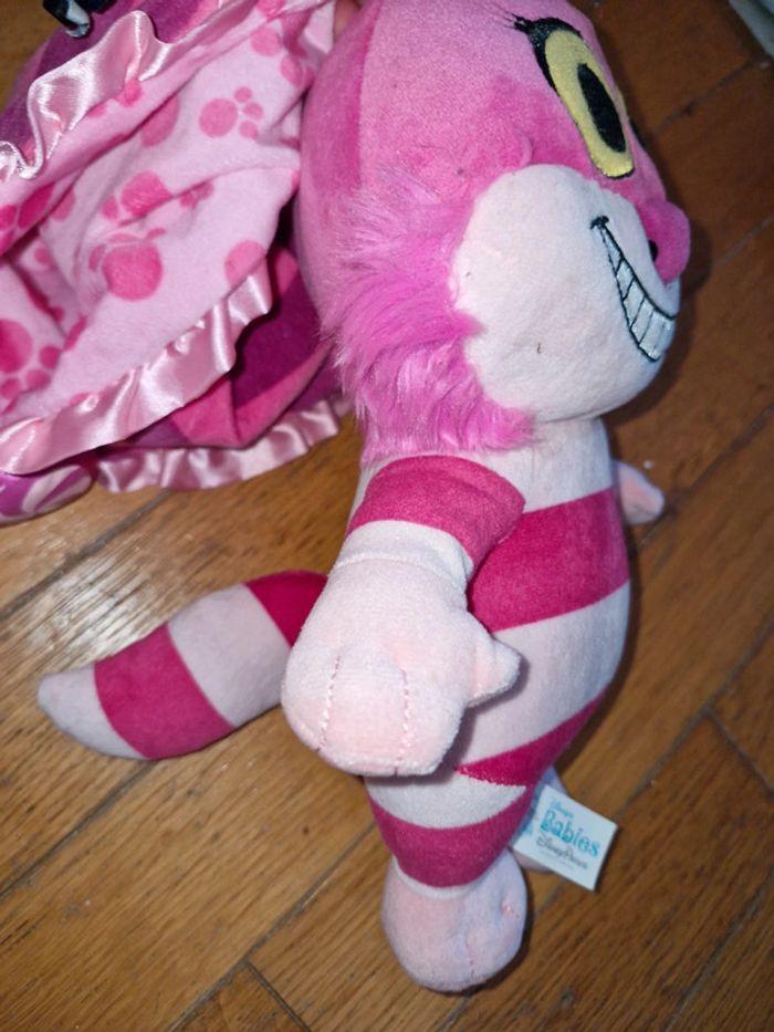 Peluche avec doudou chat cheshire Alice pays aux merveilles disney parks - photo numéro 12