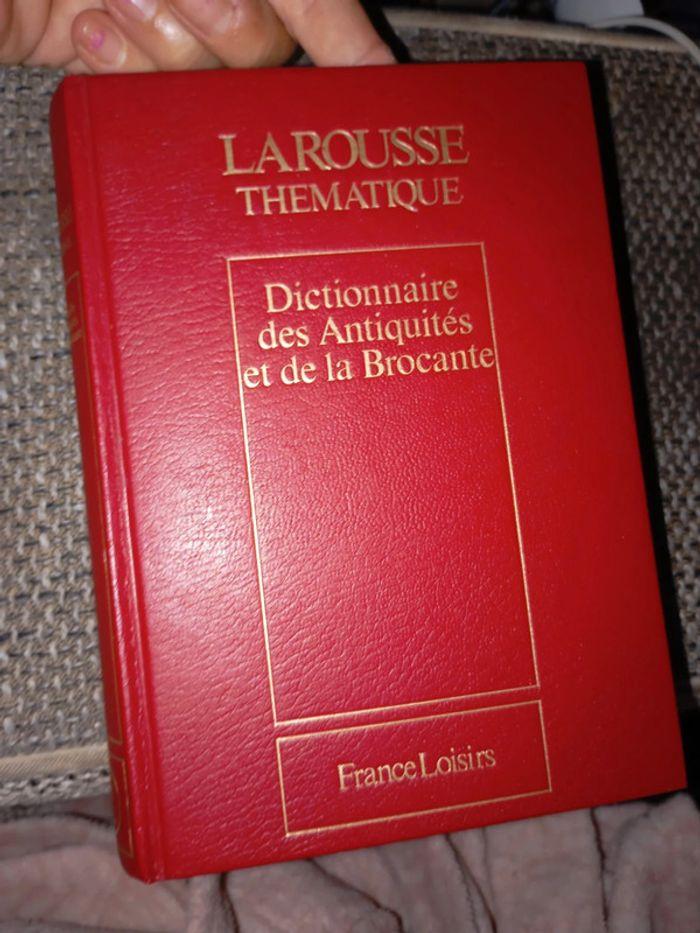 Dictionnaire Larousse des antiquités - photo numéro 1