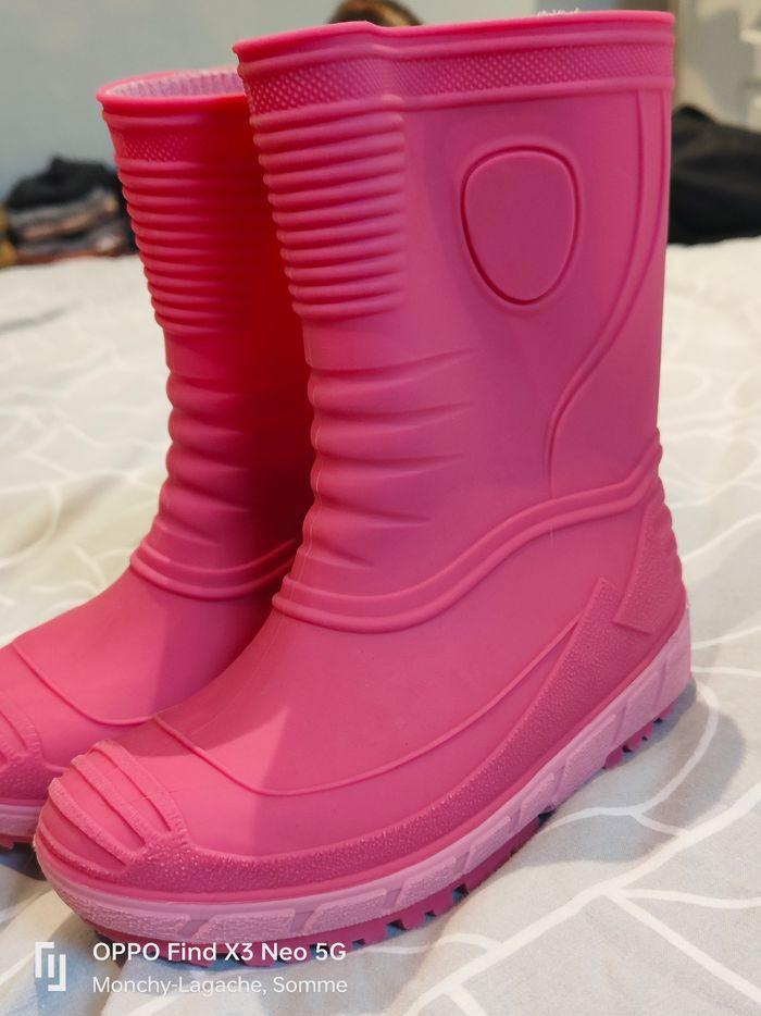 Bottes en caoutchouc taille 28 à 1€50 -50% dès 2 achetés - photo numéro 4