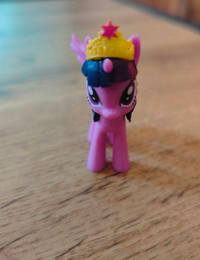 Figurine My Little Pony Twilight Sparkle couronne - photo numéro 2