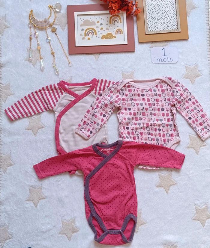 Lot de 3 bodie bébé 1 mois 🌸 - photo numéro 1