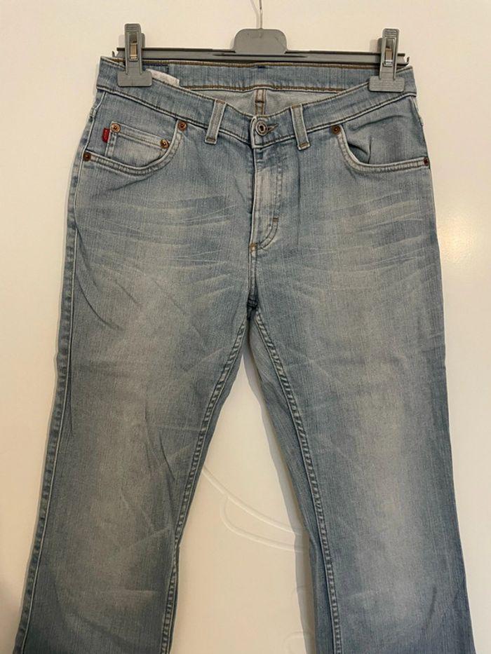 Jean bleu clair taille haute coupe flare bas évasé mustang taille W30 L32 soit taille 40 - photo numéro 2