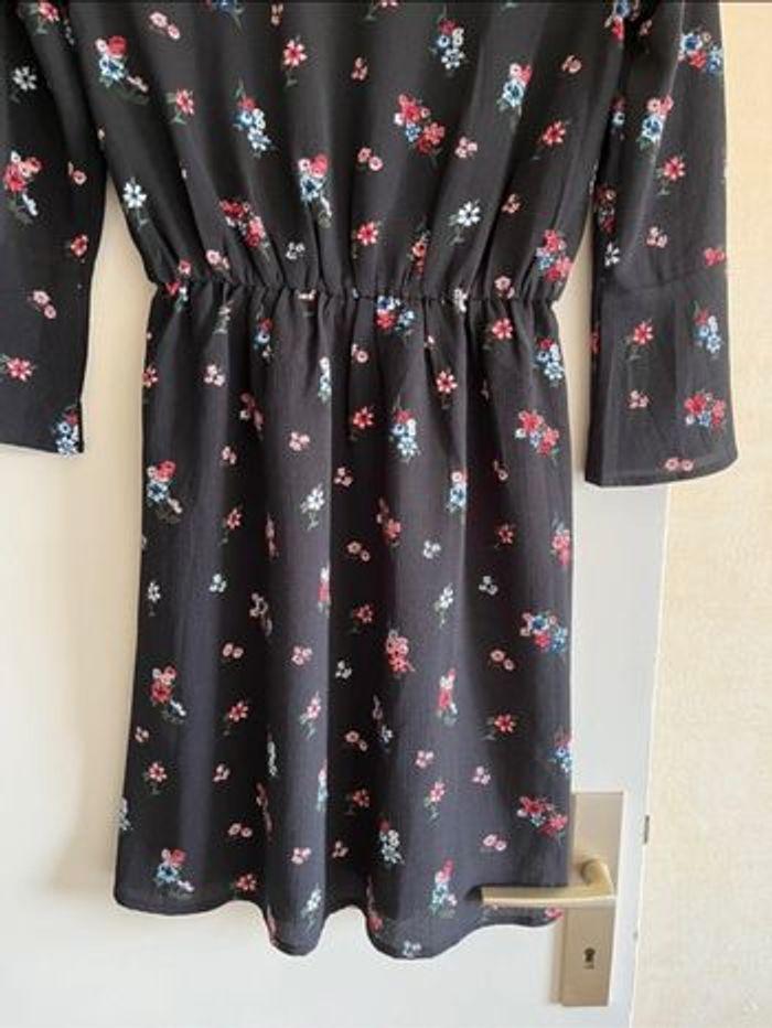 Robe noire à motifs fleuris taille XS - photo numéro 9