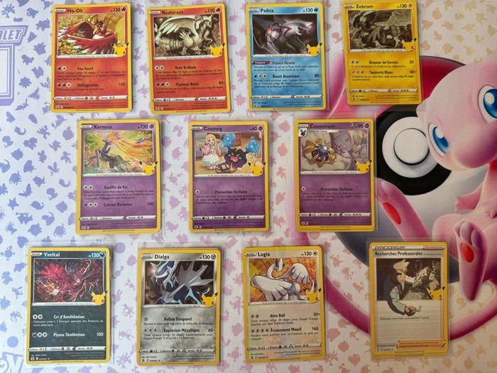 Lot de cartes holographiques pokémon célébration