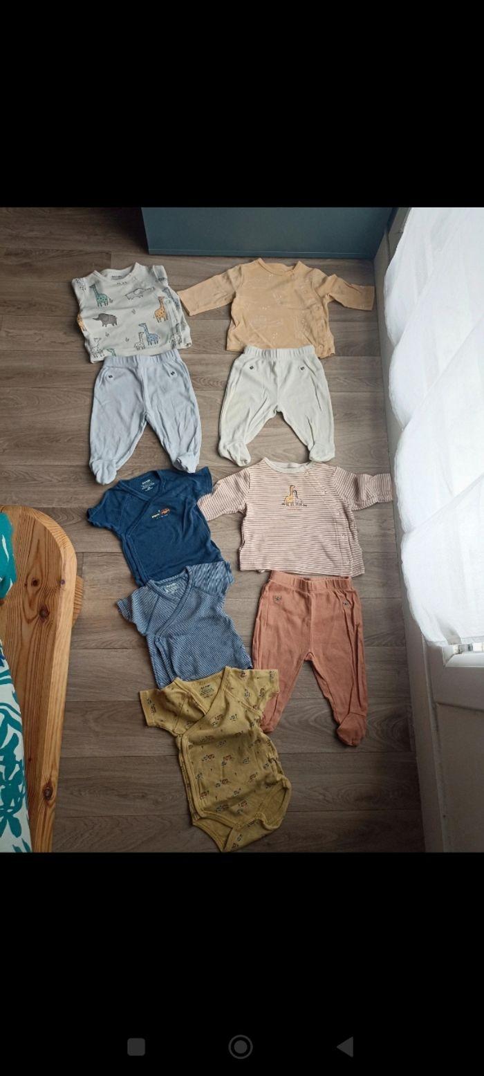 Lot pyjamas et bodies de taille  3 mois - photo numéro 1