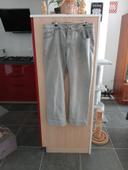 Jeans gris taille 42