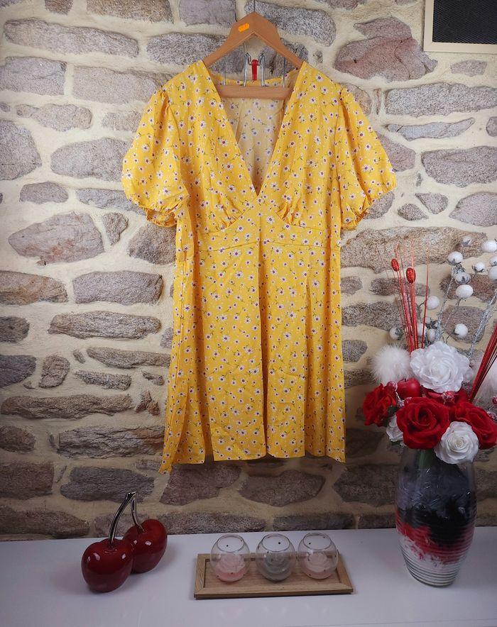 Robe manches bouffantes jaune et multicolore Femme taille 54 marque Boohoo 🍬 - photo numéro 1