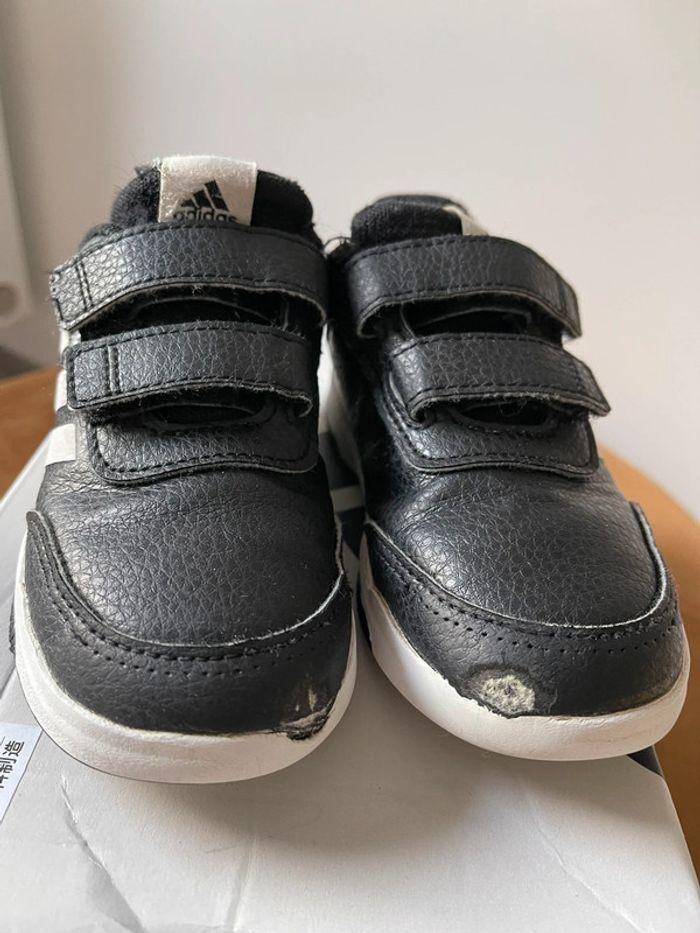 Baskets à scratch enfant adidas taille 26.5 noires et blanches - photo numéro 8