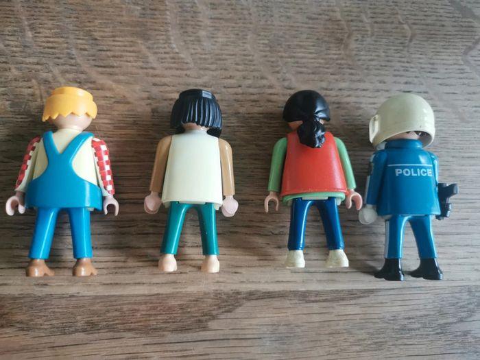 Lot de 4 personnages Playmobil - photo numéro 2