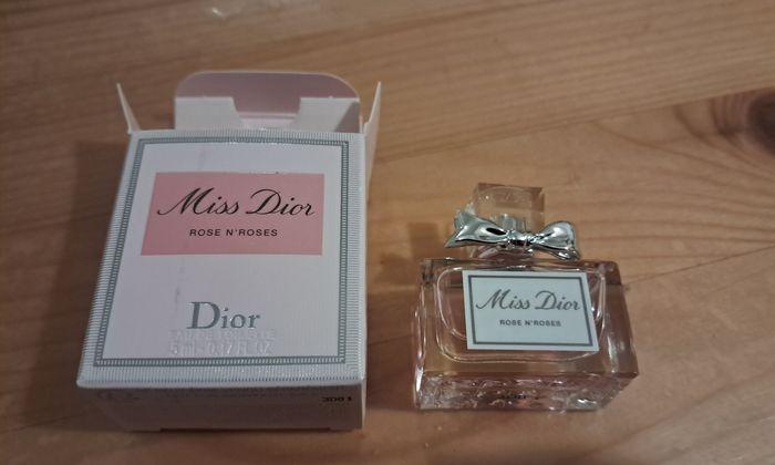 Miniature  miss dior rose  n' roses 5 ml - photo numéro 2