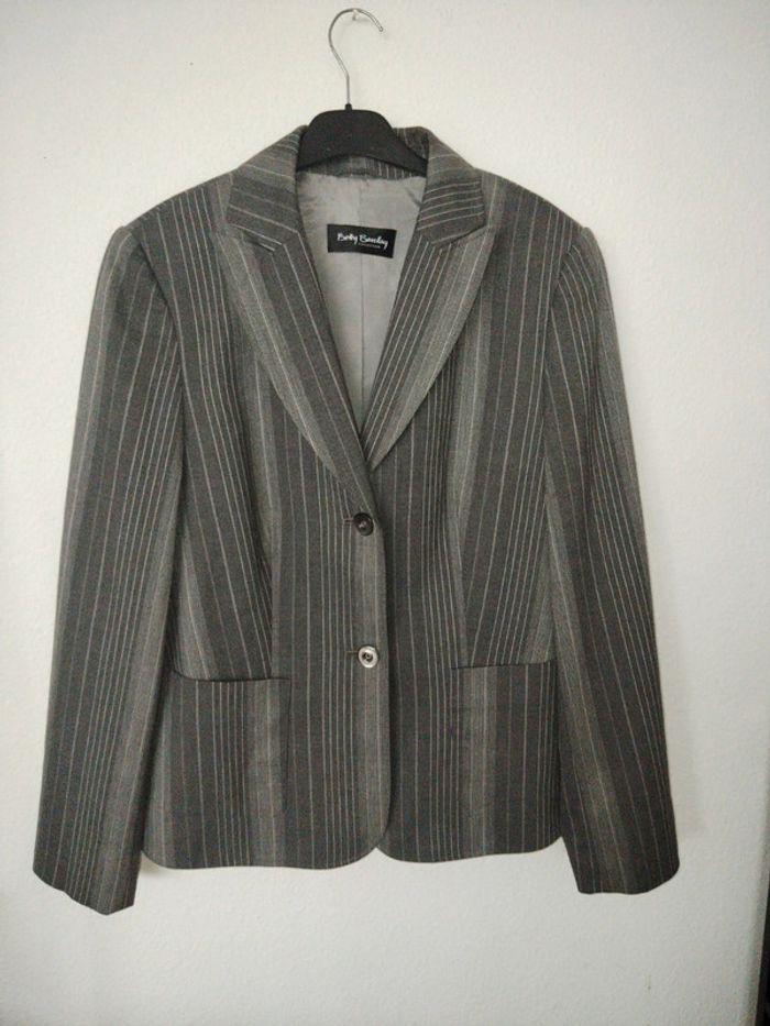 Veste tailleur - photo numéro 1