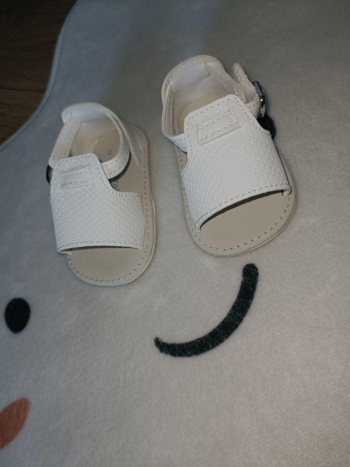 Lot chaussures bébé fille - photo numéro 1