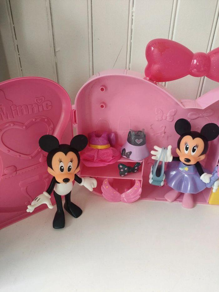 Armoire Minnie Disney avec accessoires et deux Minnie - photo numéro 2