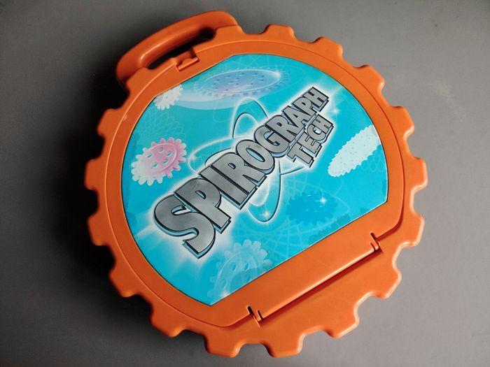 Sipirograph  tech Hasbro   aimanté et transportable - photo numéro 1