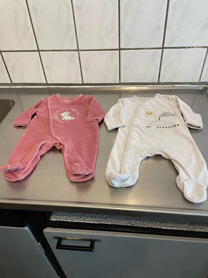 Lot de 2 pyjamas bébé fille - photo numéro 1