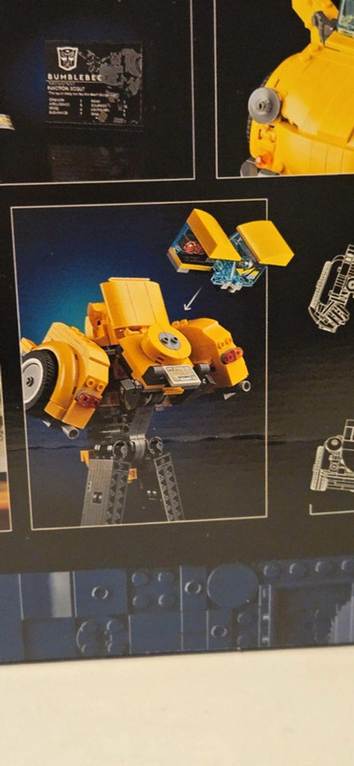 Lego Icons 10338 Transformers Bumblebee - photo numéro 1