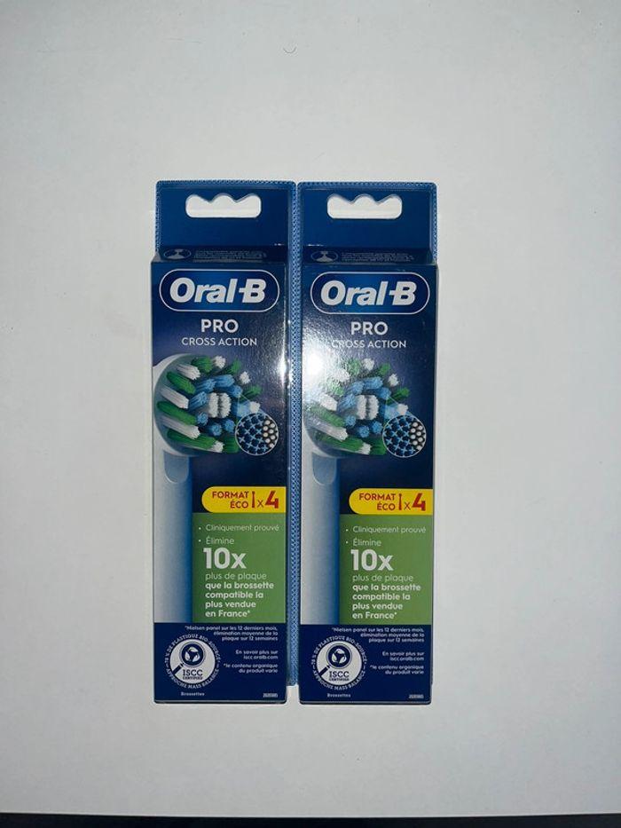 Lot 8 brossette Oral B pro action - photo numéro 1