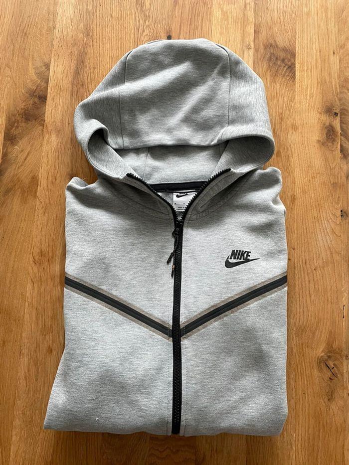 Sweat à capuche Nike tech - photo numéro 1