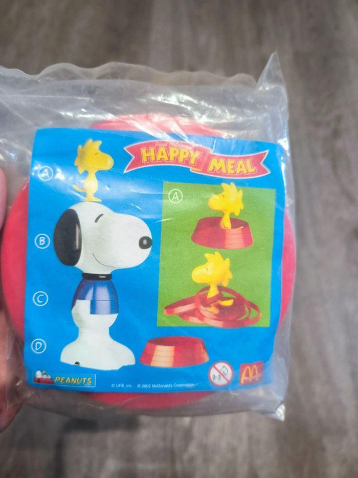 Mc Donald's 2002 happy meal Snoopy - photo numéro 1