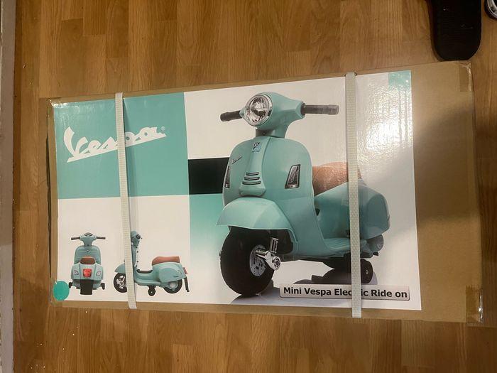 Mini vespa electric ride on - photo numéro 1