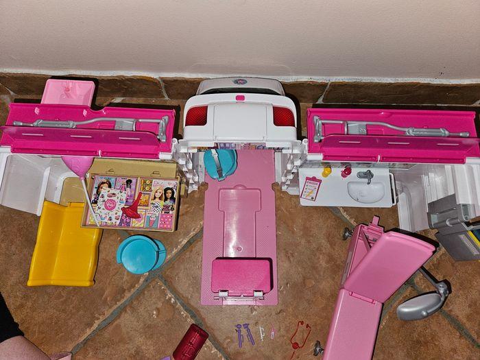 Barbie ambulance - photo numéro 7