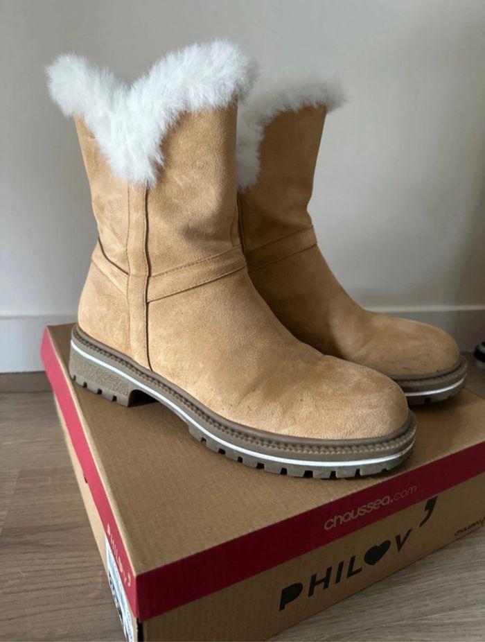 Paire de boots beige - photo numéro 1