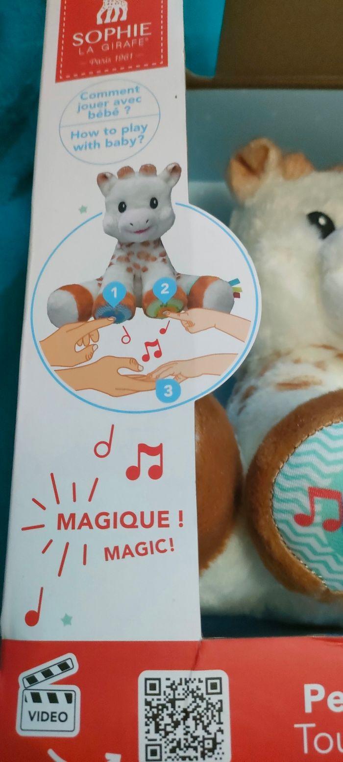 Peluche Sophie la girafe touch and music - photo numéro 7