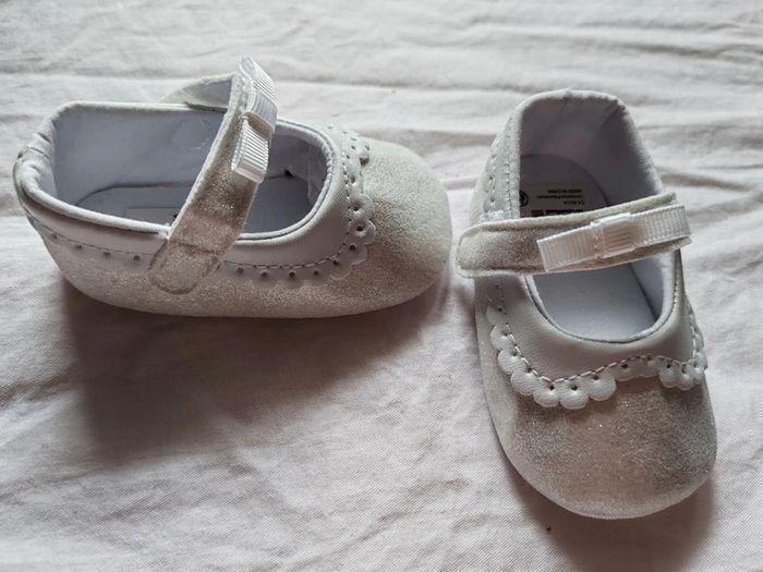 Chaussures bébé fille neuves pointure 18 - photo numéro 5