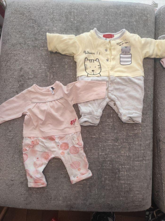 Lot Vêtements bébé fille 1 mois - photo numéro 3