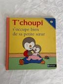 Tchoupi s’occupe bien de sa petite sœur