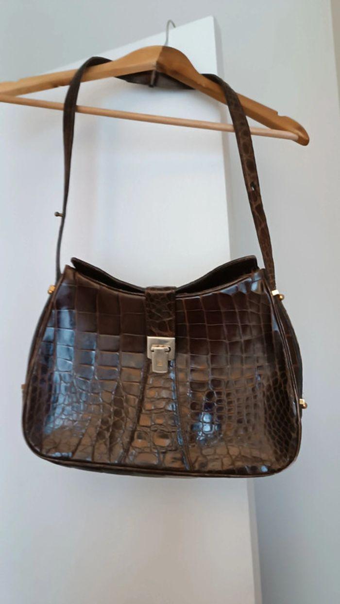 Sac bandoulière vintage marron cuir marque Guy Laroche - photo numéro 1