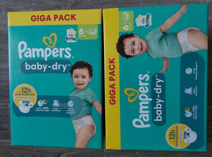 Lot 2 cartons de couches Pampers baby-dry - photo numéro 1