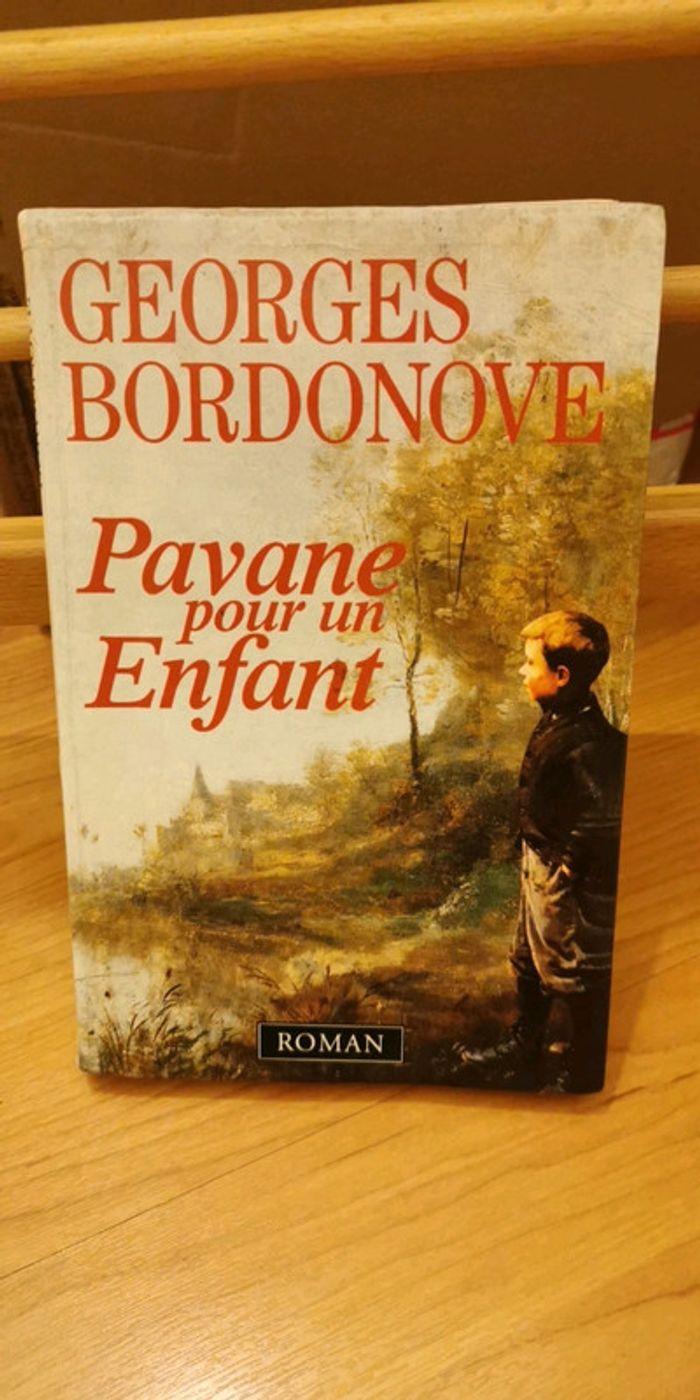 Livre 📙 - photo numéro 1