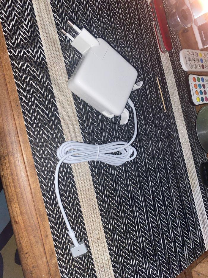 Chargeur Mac book aimantée - photo numéro 1