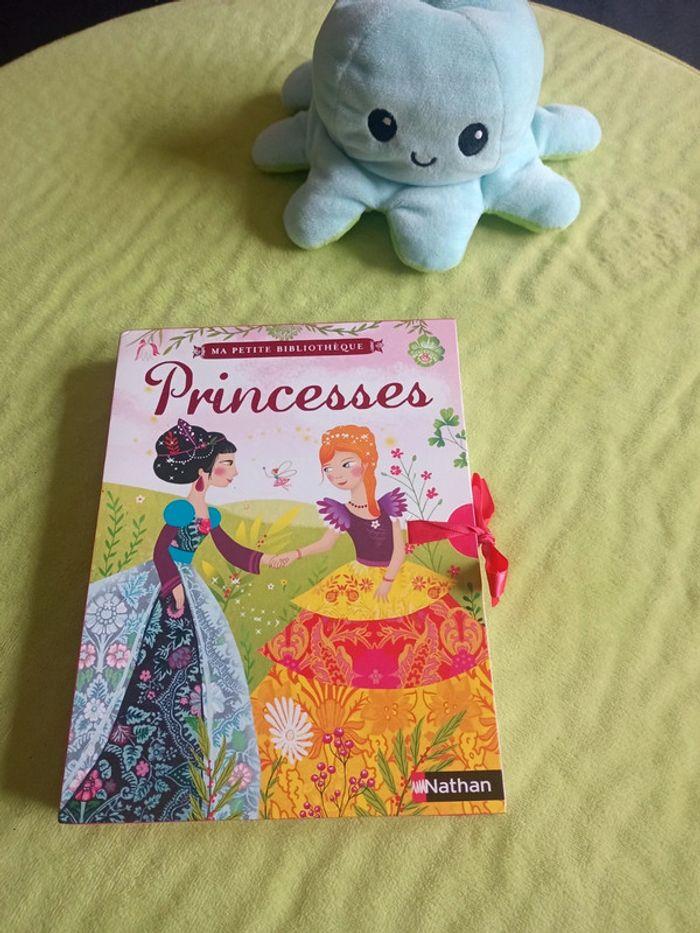 Ma petite bibliothèque 4 contes de princesse - photo numéro 2