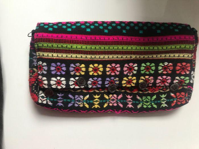 Pochette colorée fleurs multicolores style bohème - photo numéro 1