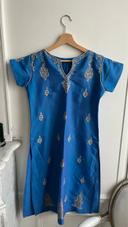 Robe vintage bleue fendue