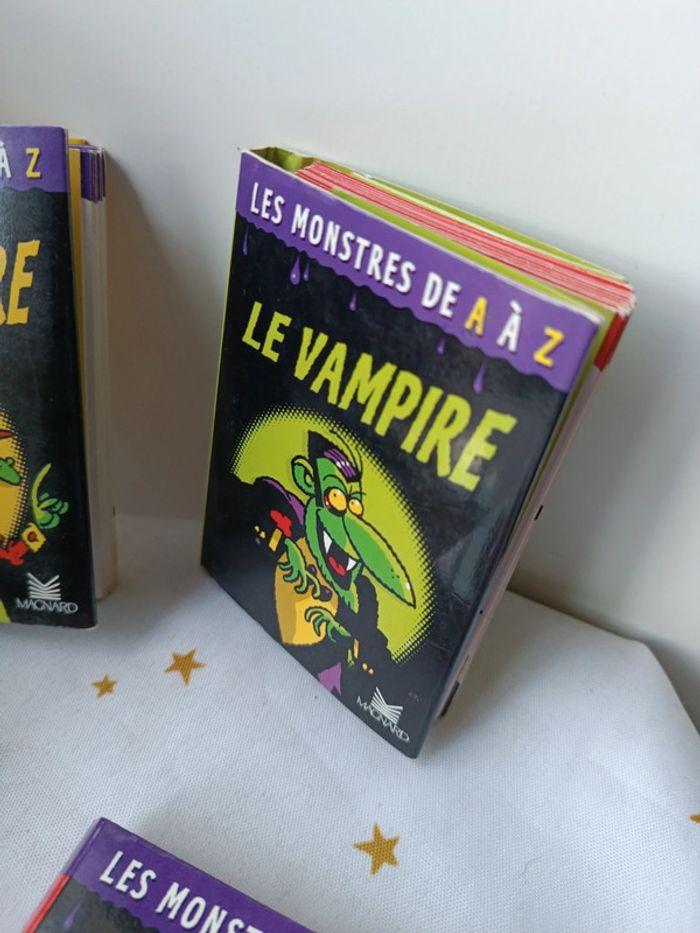 Collection petit small livre Book monstres a z Magnard vampire sorcière extra terrestre loup garou - photo numéro 5