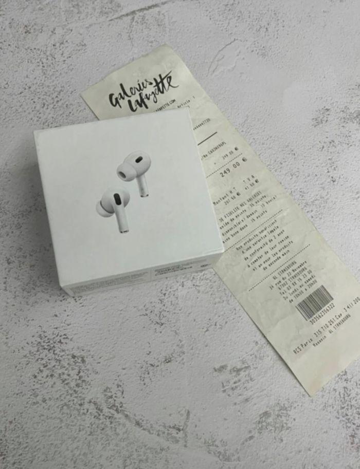 AirPods Pro 2ème génération - photo numéro 1