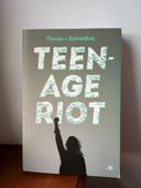 Livre "teenage riot" d'Olivier de Solminihac et Éric Pessan