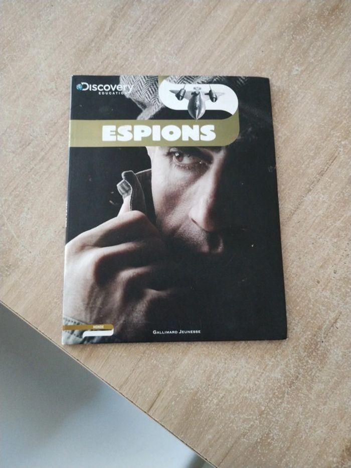 Livre espion - photo numéro 1