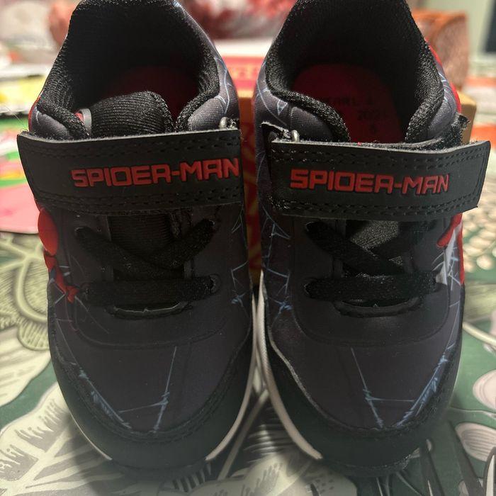 Chaussures Spider Man 🕸️🕷️ - photo numéro 2