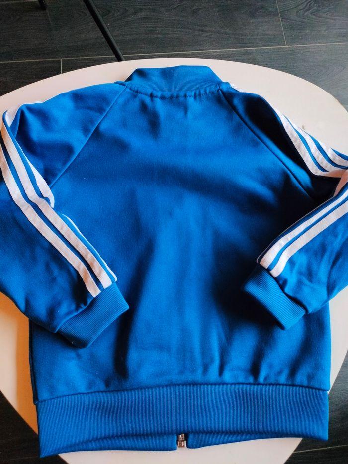 Veste Adidas bleu vif 18 mois - photo numéro 3