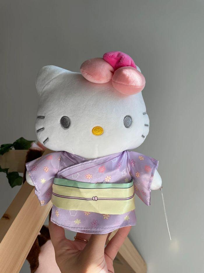 Peluche Hello Kitty en Kimono 👘 - photo numéro 2