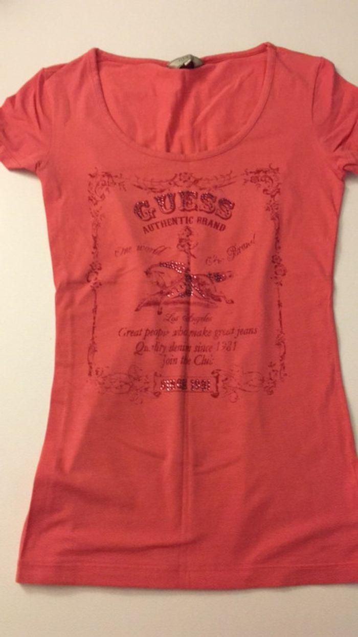 T-shirt Guess - corail à strass - photo numéro 1