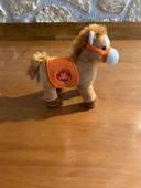 Petite peluche cheval qui fait du bruit