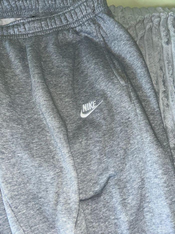 Jogging Nike gris - photo numéro 2