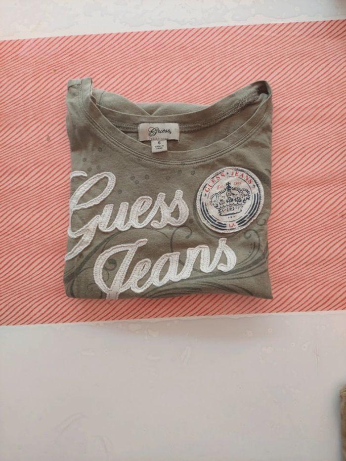 Tee shirt guess taille S - photo numéro 2