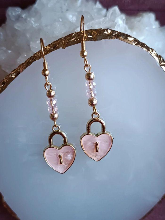 Jolies boucles d'oreilles pendantes - photo numéro 1