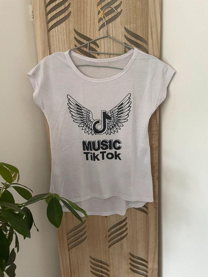 T-shirt music tik tok